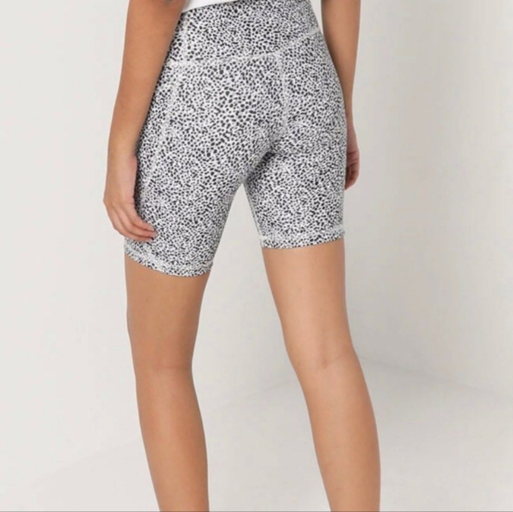 Old Navy Powersoft Side-Pocket Bike Shorts
